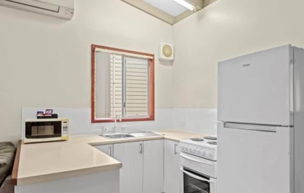 Standard 2 Bedroom Cabin - Sleeps 6