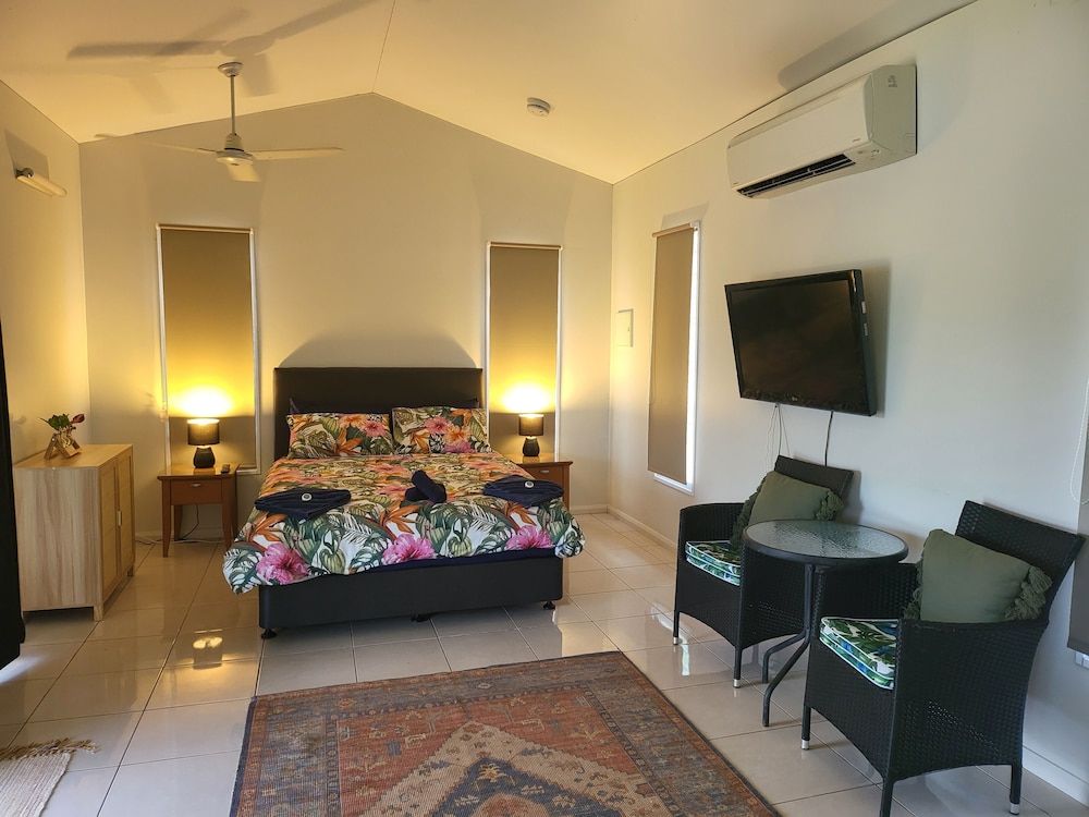 AAOK Lakes Resort & Caravan Park Bungalow 2