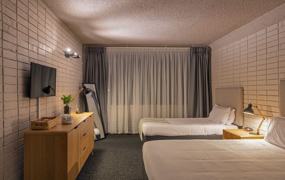 Palms Hotel Motel Chullora Basic Double Room, 1 Queen Bed 3