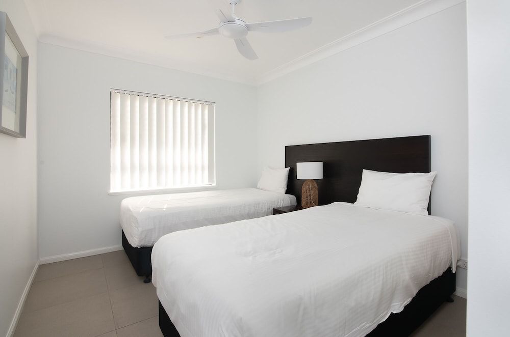 3 Bedroom Ocean Front Apartment Top Floor
