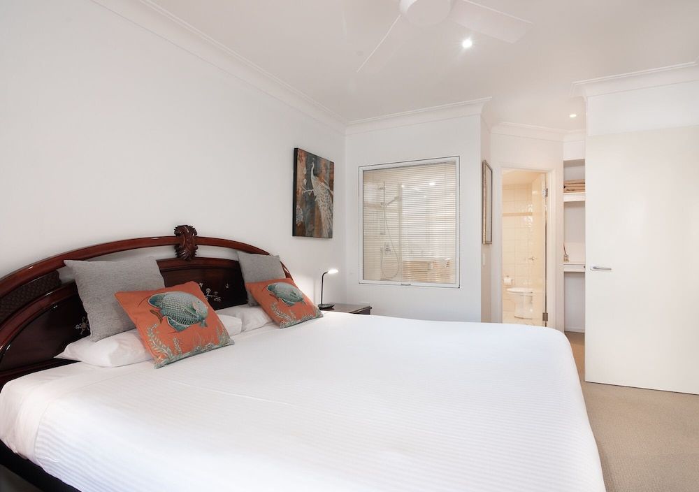 2 Bedroom Ocean Front Apartment Ground Floor
