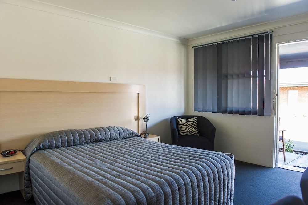 Cherry Blossom Motel Executive Room, 1 Queen Bed 9