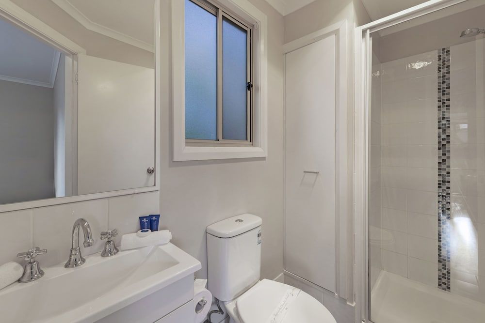 Discovery Parks - Harrington Standard 2 Bedrooms Cabin 7