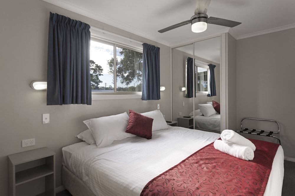 Discovery Parks - Harrington Deluxe 2 Bedroom Cabin