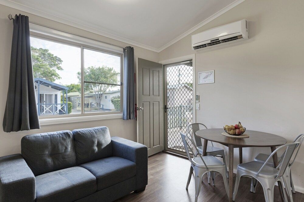 Discovery Parks - Harrington Standard 2 Bedrooms Cabin 5