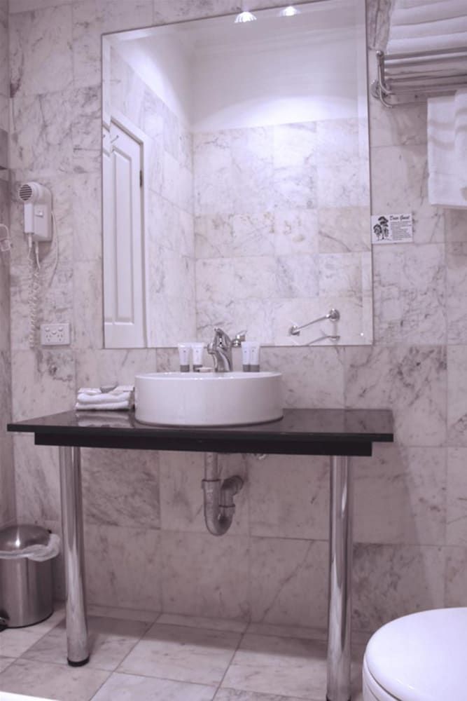 Hotel Shamrock Bendigo Spa Suite 3