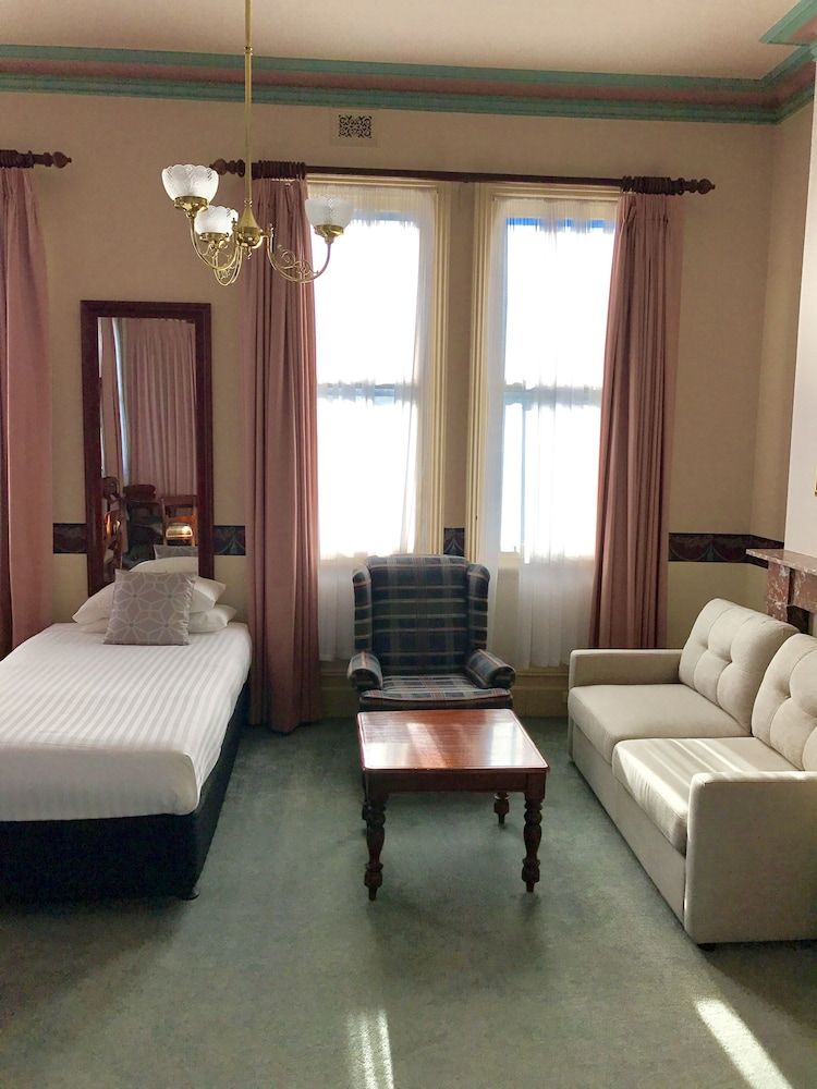 Hotel Shamrock Bendigo Spa Suite