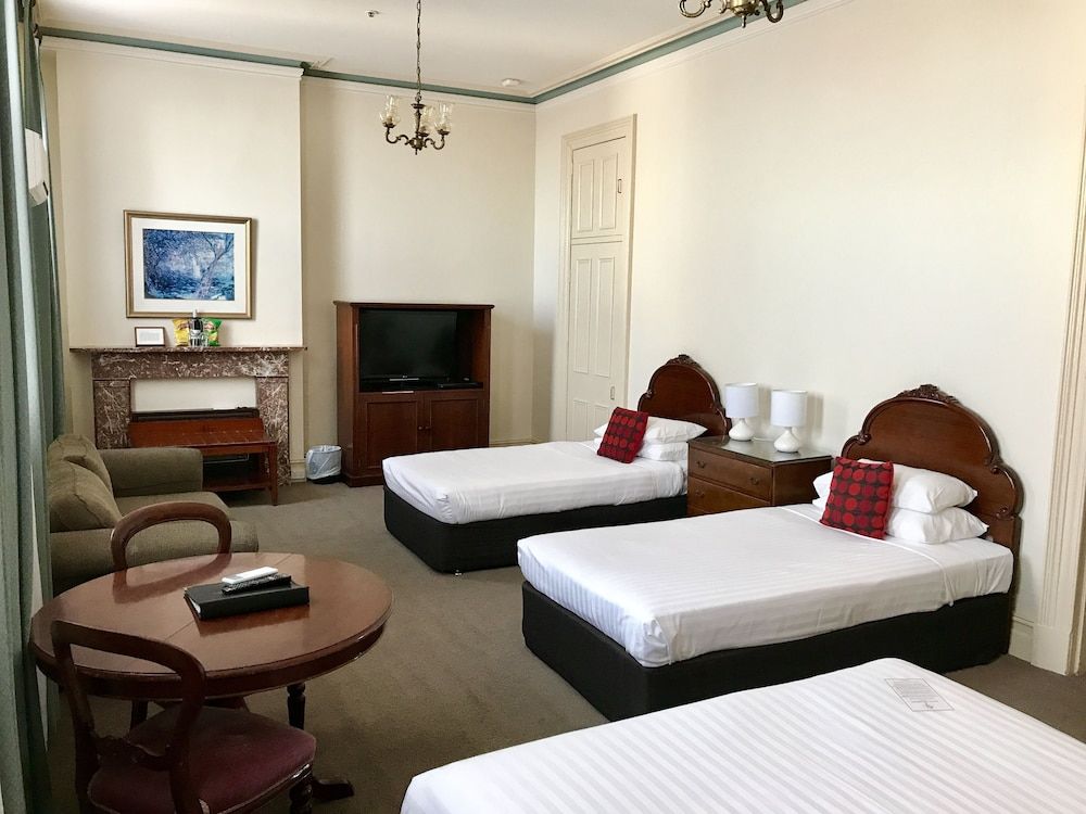 Hotel Shamrock Bendigo Family Room 2