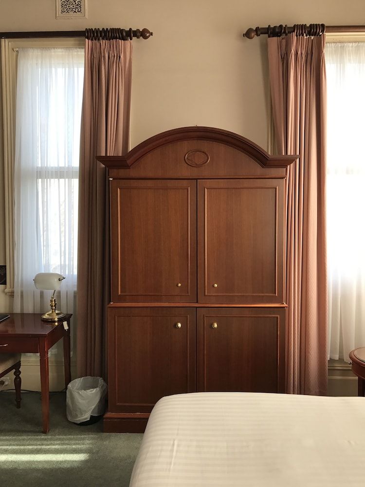 Hotel Shamrock Bendigo Spa Suite 6