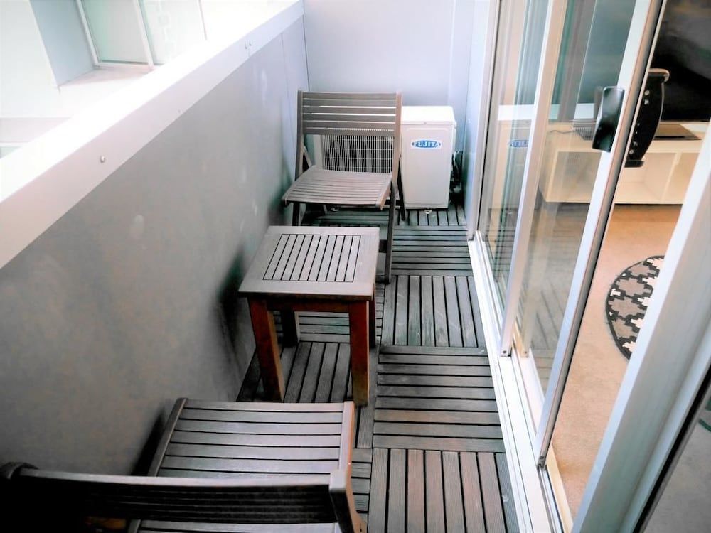 Anchor on Collins Premium Studio Suite 4