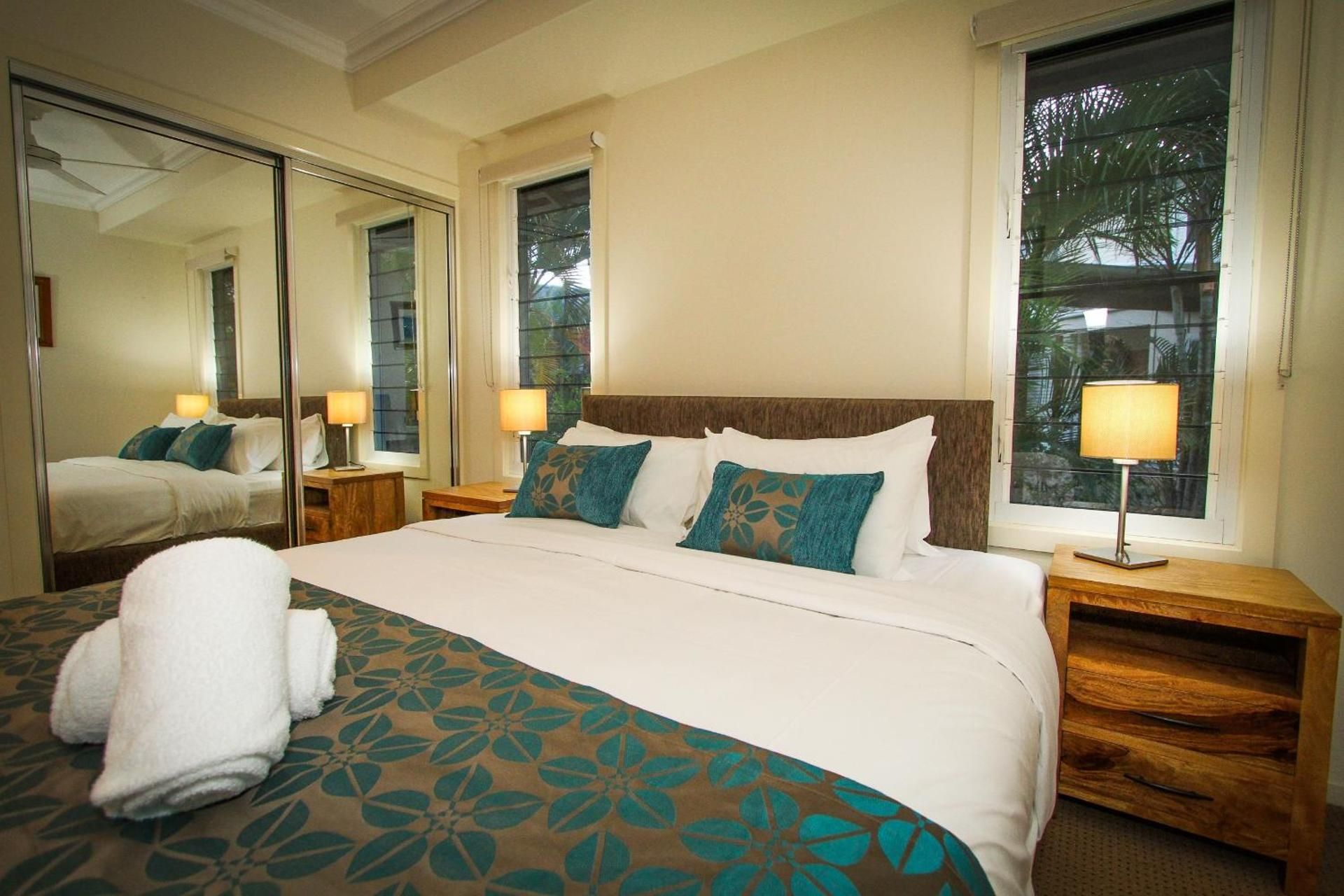 One-Bedroom Apartment with Pool View