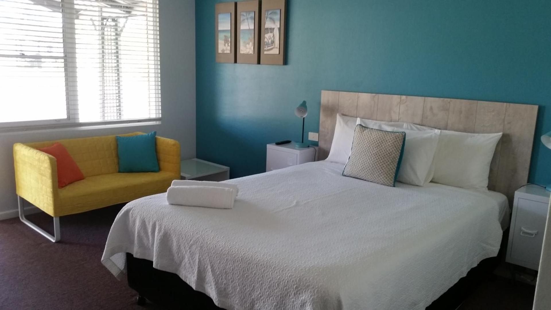 Karuah Gardens Motel Deluxe Queen Room 13