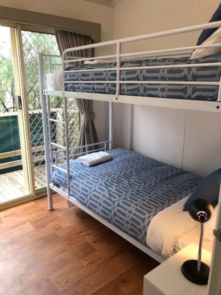 High Country Holiday Park Deluxe Three Bedroom Cabin (6 Berth)