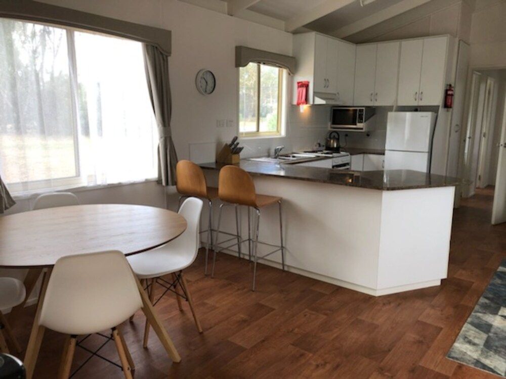 High Country Holiday Park Deluxe Three Bedroom Cabin (6 Berth) 5