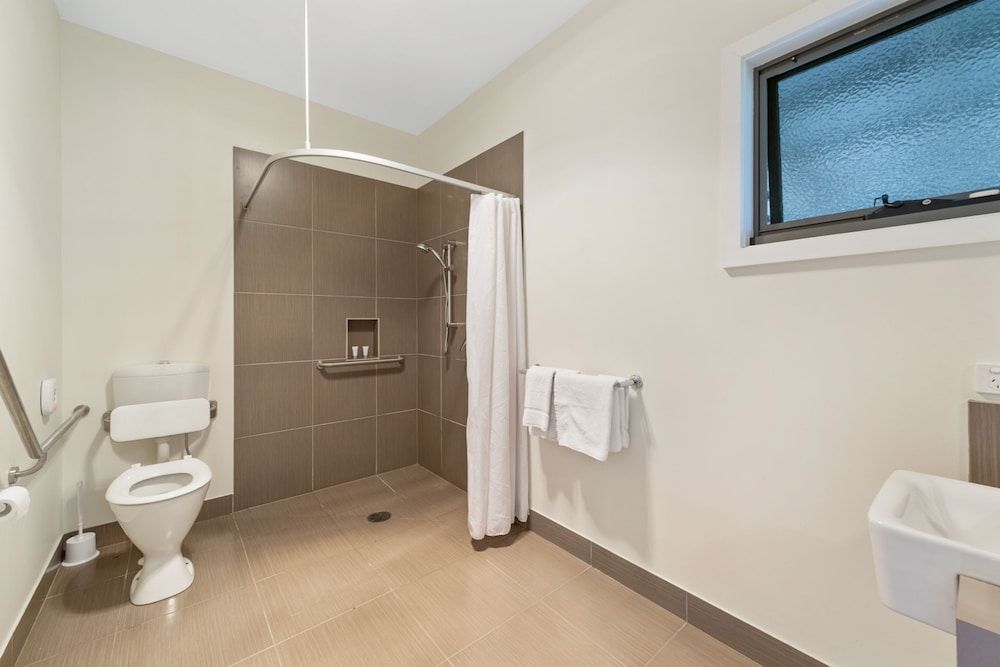High Country Holiday Park Deluxe Studio Accessible Suite 3