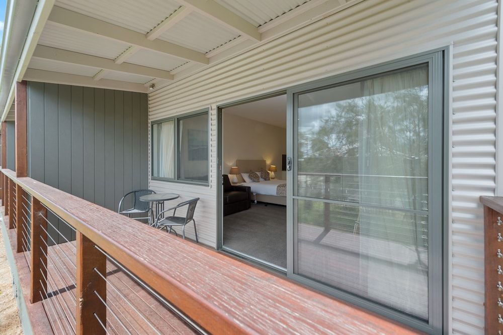 High Country Holiday Park Deluxe Studio Accessible Suite