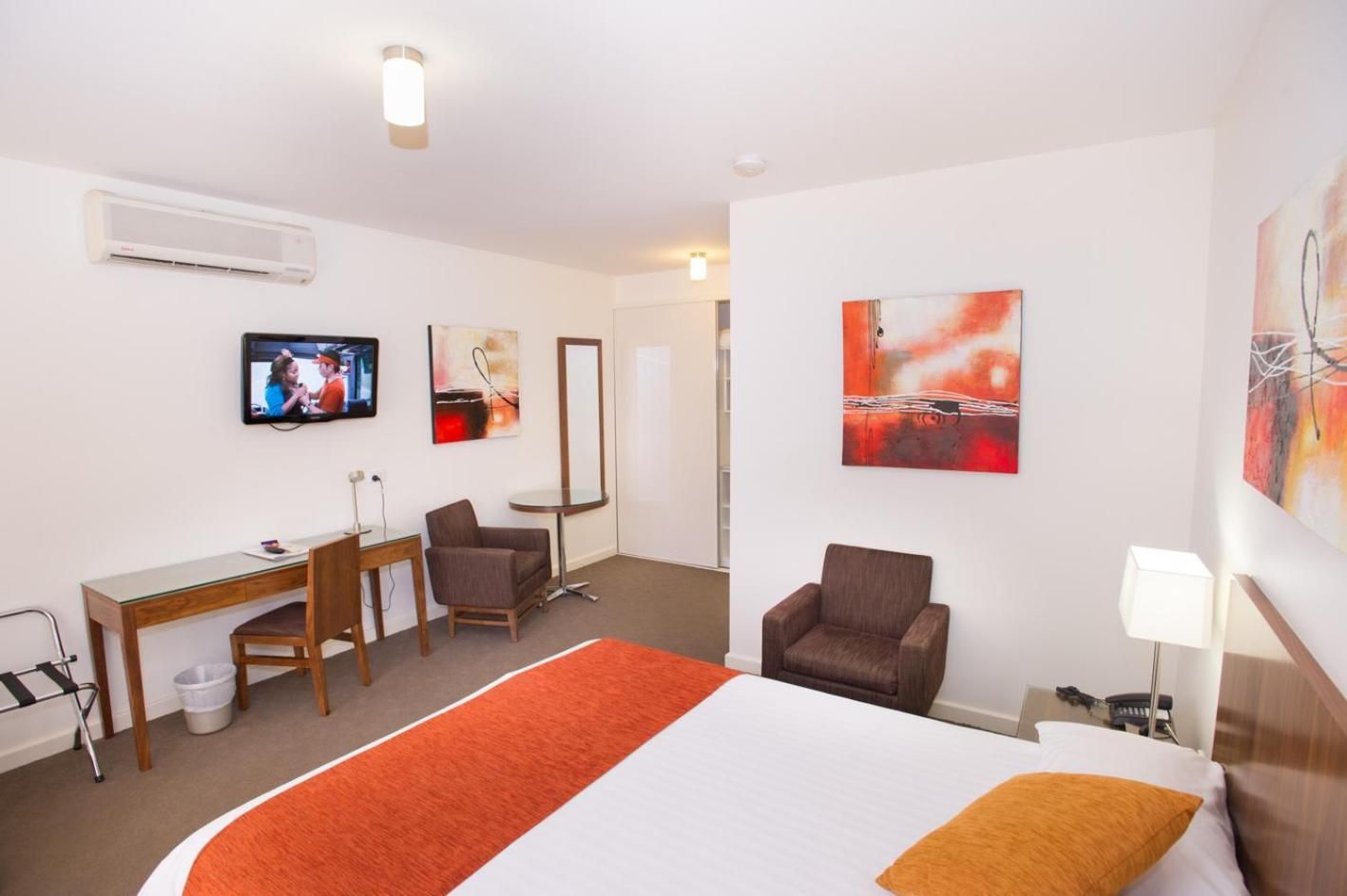 Deluxe Suite