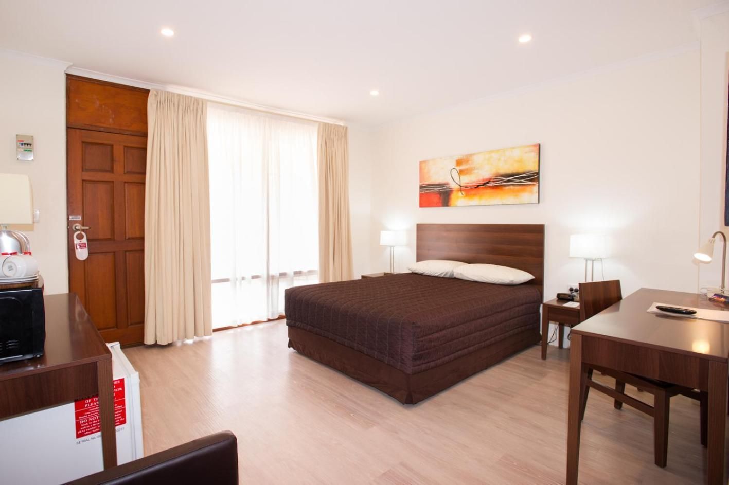 Standard Queen Room - Pet Friendly