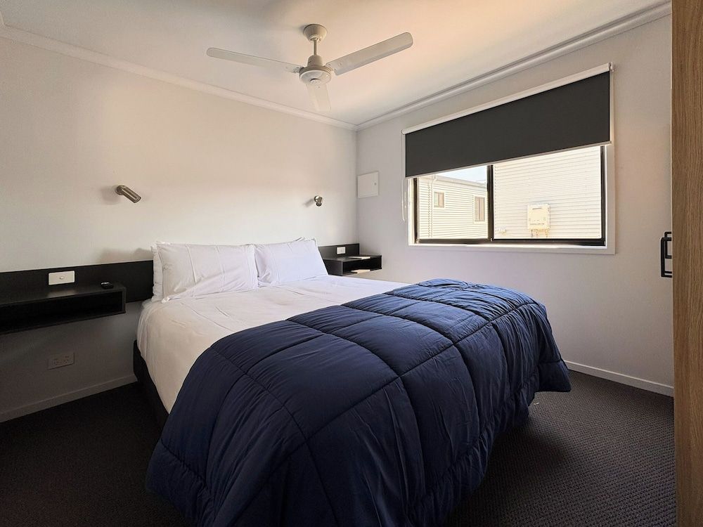 Classic Cabin (Sleeps 6)