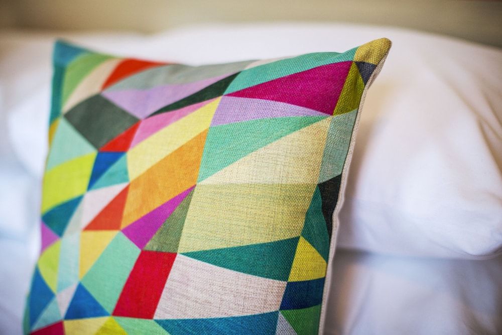 Granville Hotel Economy Twin Queen with Shared Facilities 3