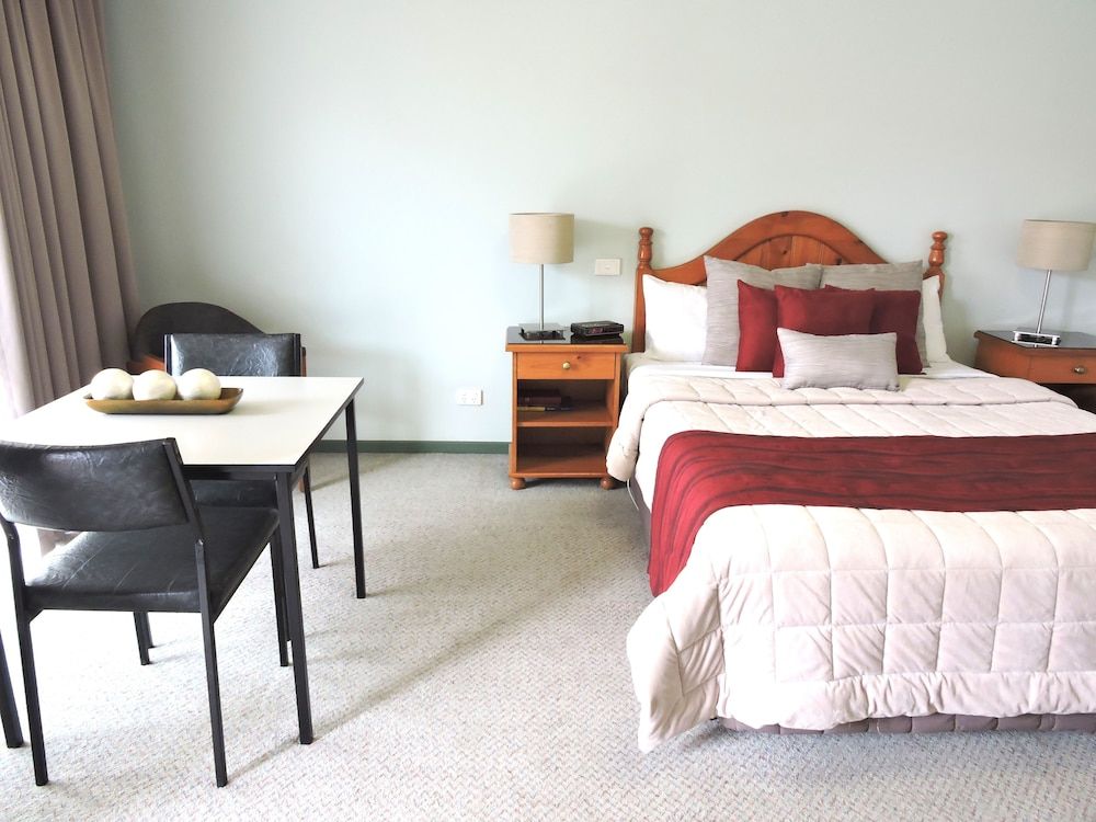 Melaleuca Motel Queen Room 7