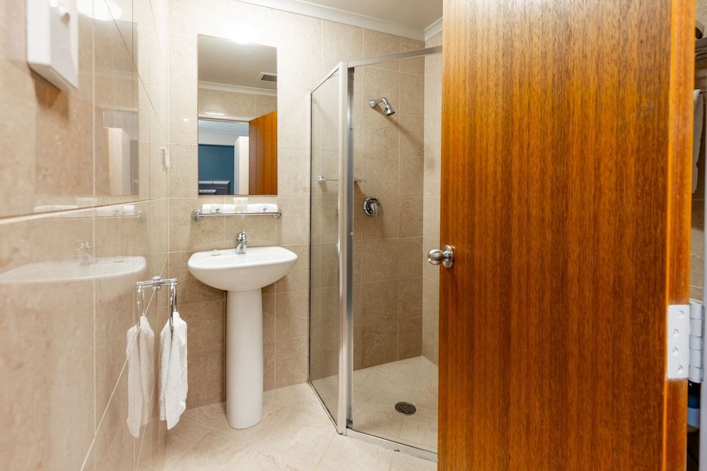 Hotel Coronation Triple Room 5