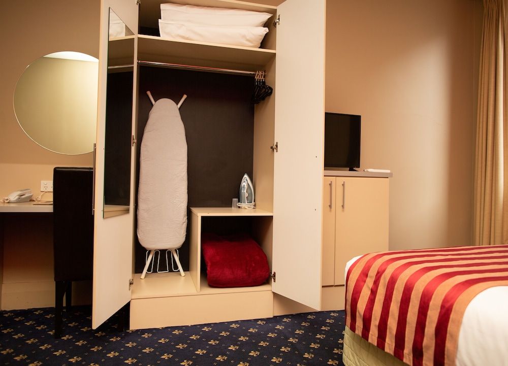 Hotel Coronation Triple Room 8