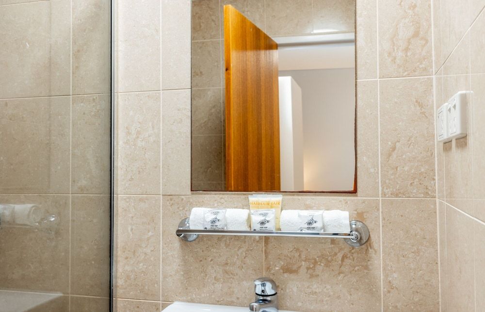 Hotel Coronation Triple Room 6