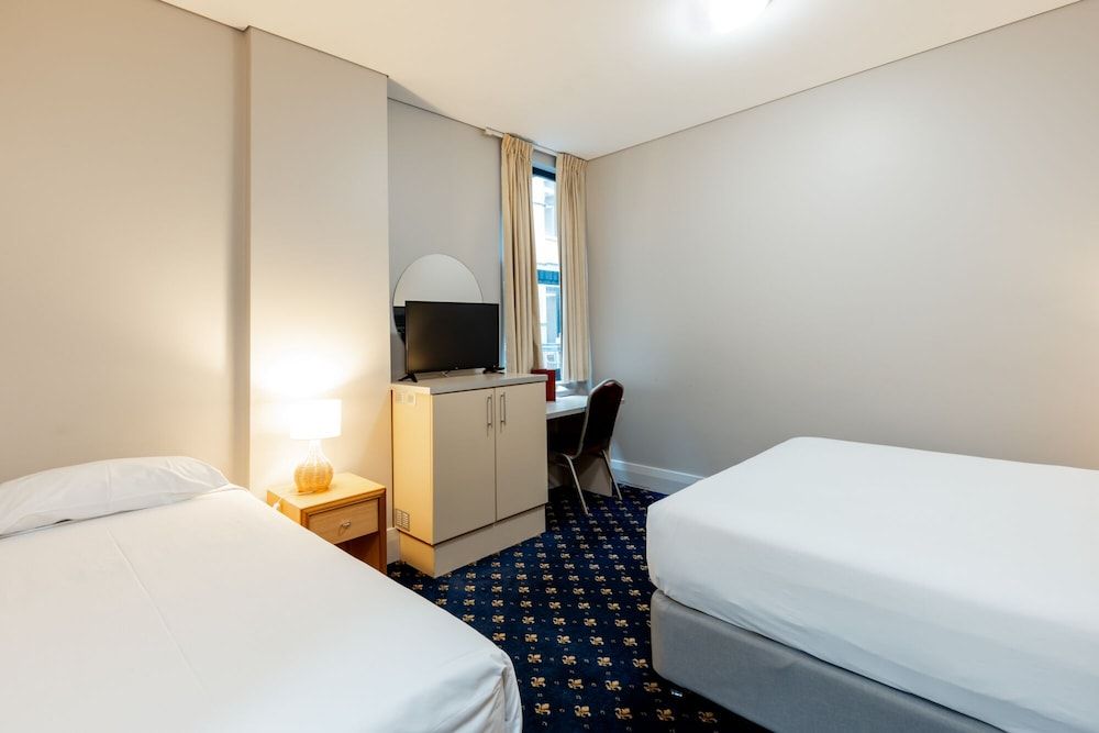 Hotel Coronation Triple Room 3