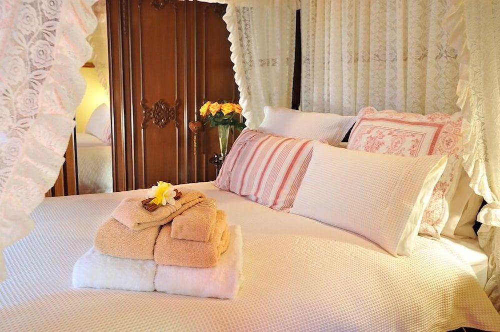 Standard Suite, 1 Bedroom, Non Smoking, Kitchen (Mary's)