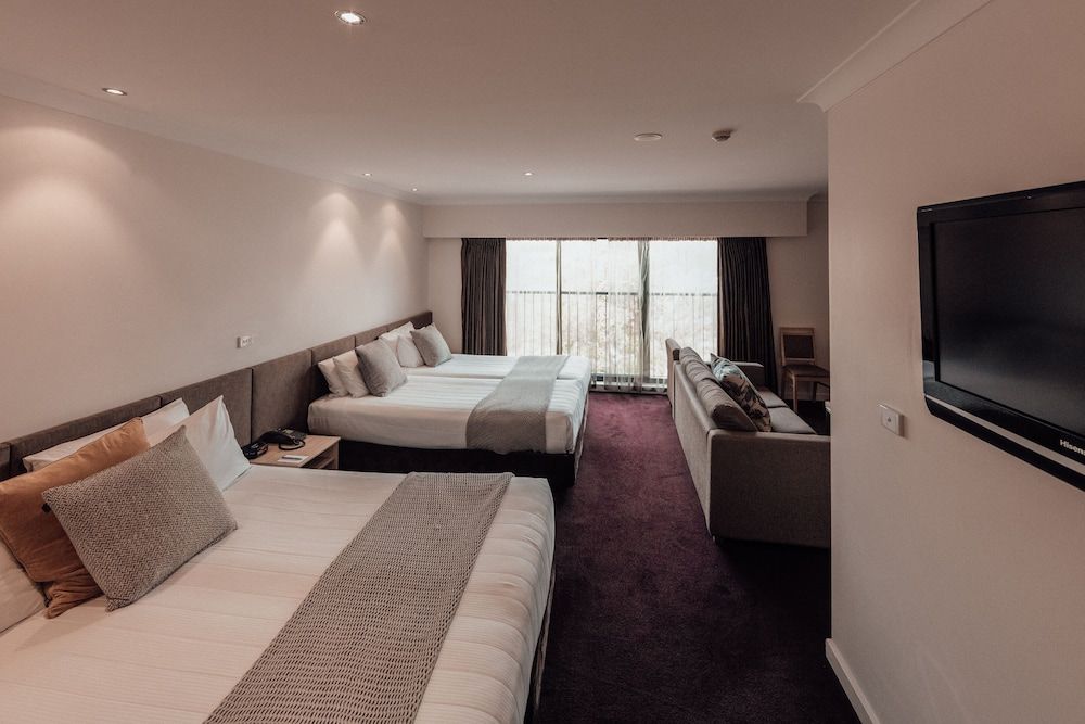 Deluxe Family Room