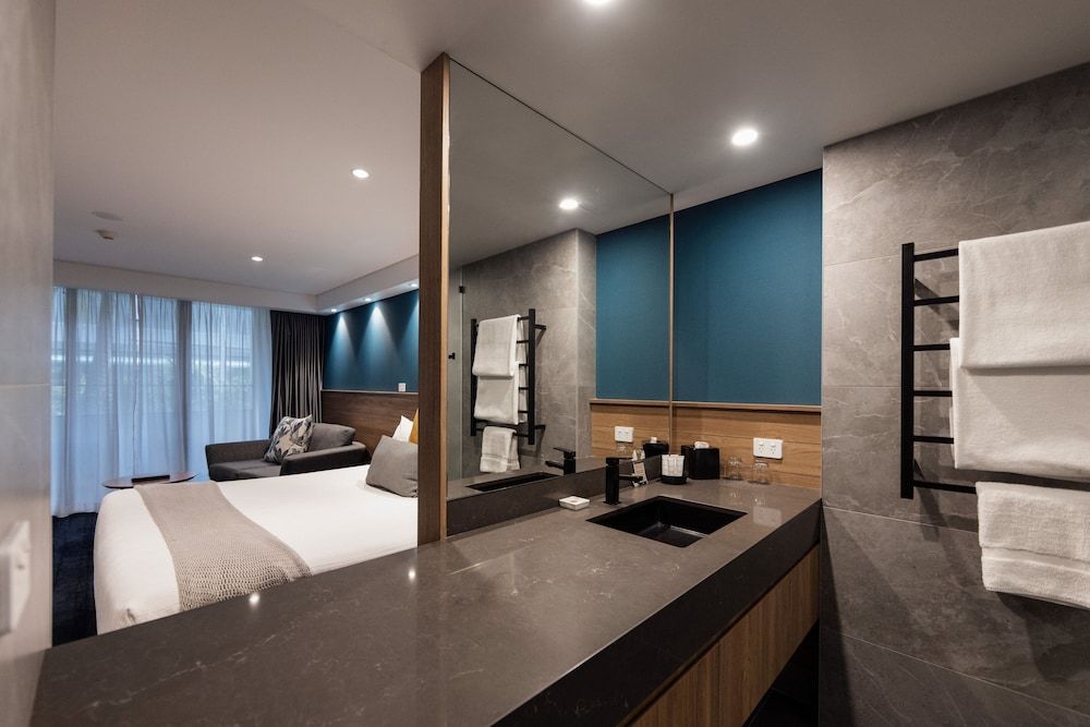 The Executive Inn Superior King 5