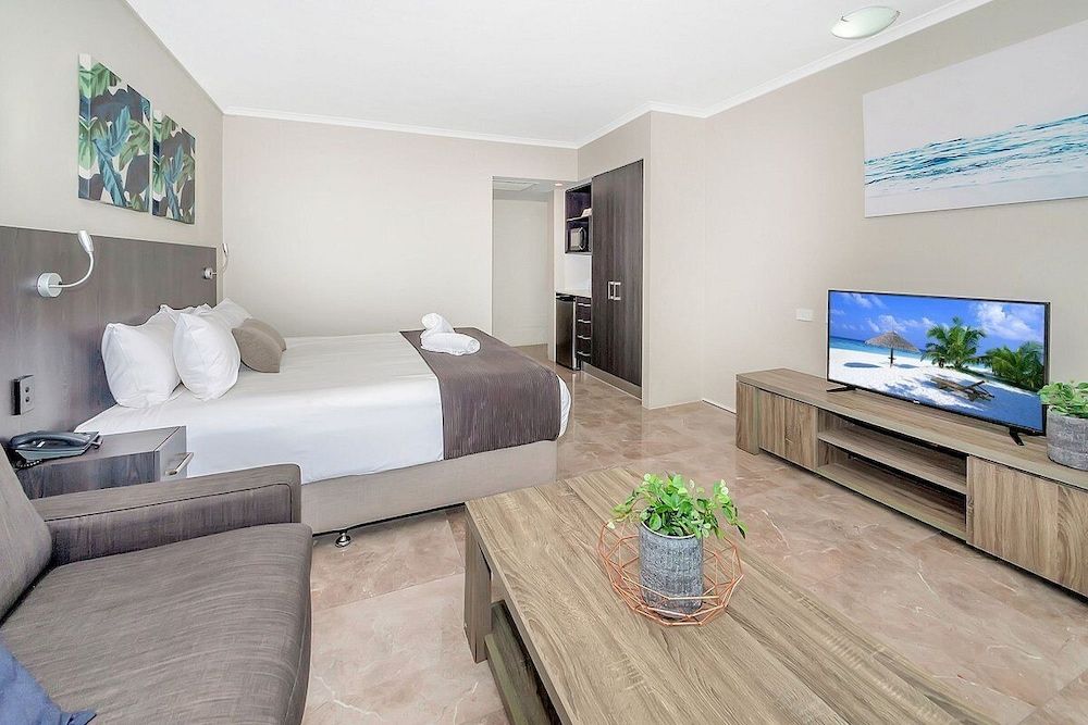 undefined Sunshine Tower Hotel 2