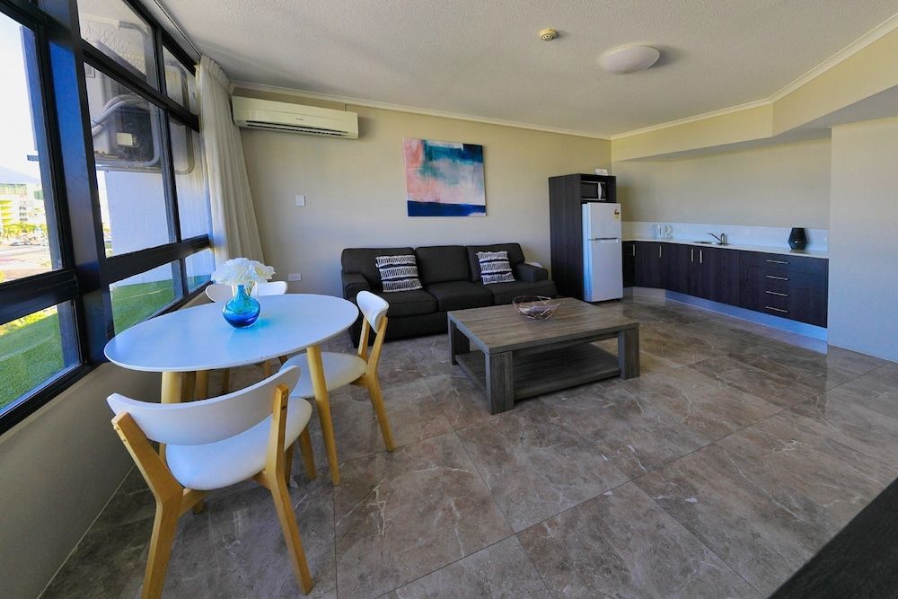 undefined Sunshine Tower Hotel 3