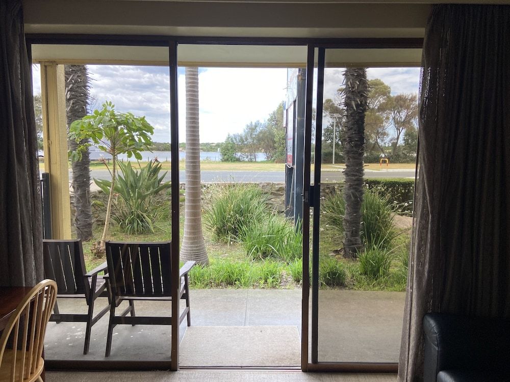 Abel Tasman Waterfront Motel Spa Room 4