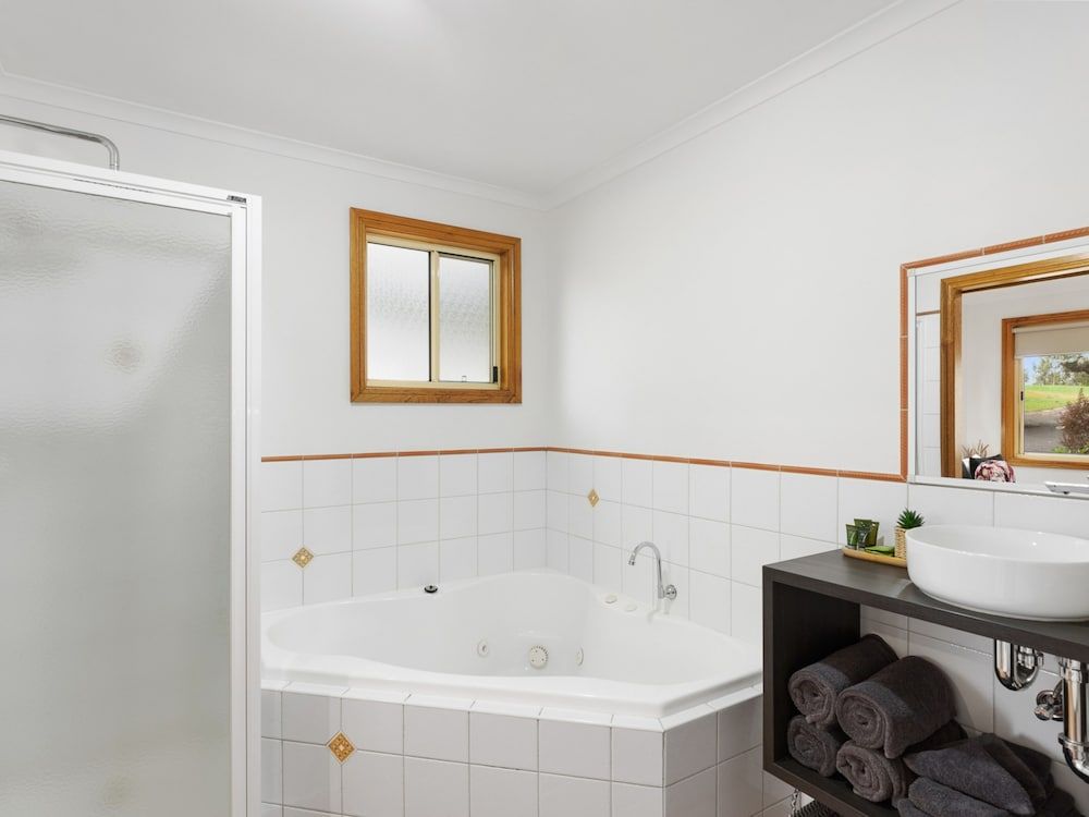 Blue Lake Holiday Park 2 Bedroom Bungalow 2