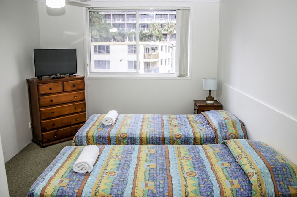 Surfers Beach Holiday Apartments Three Bedroom Apartment 12