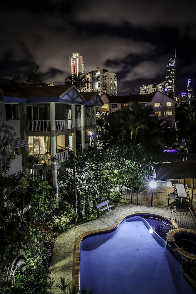 undefined Surfers Beach Holiday Apartments 5