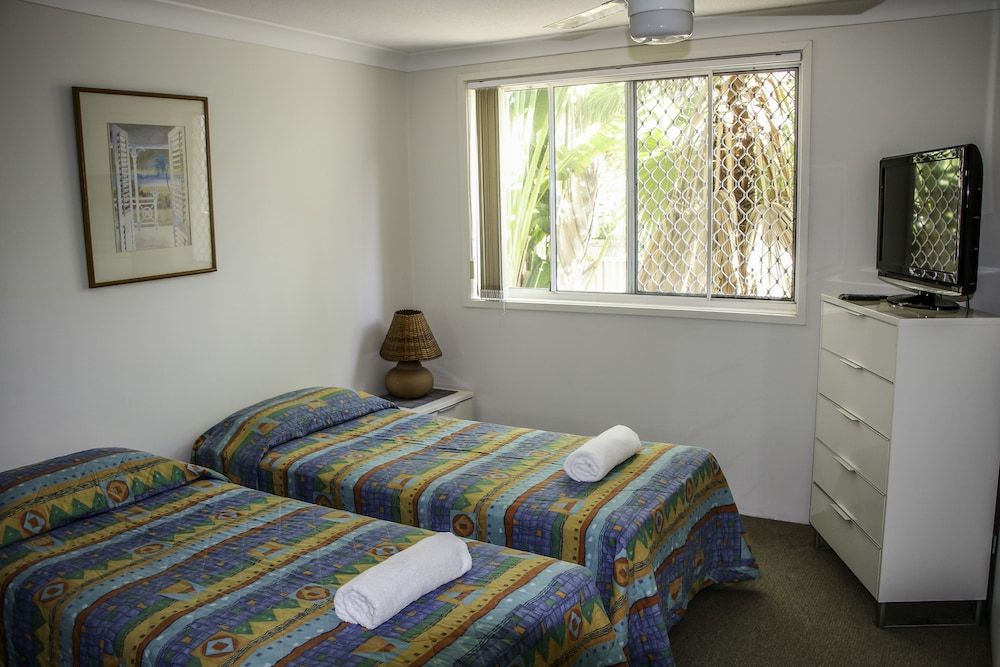 Surfers Beach Holiday Apartments Three Bedroom Apartment 4