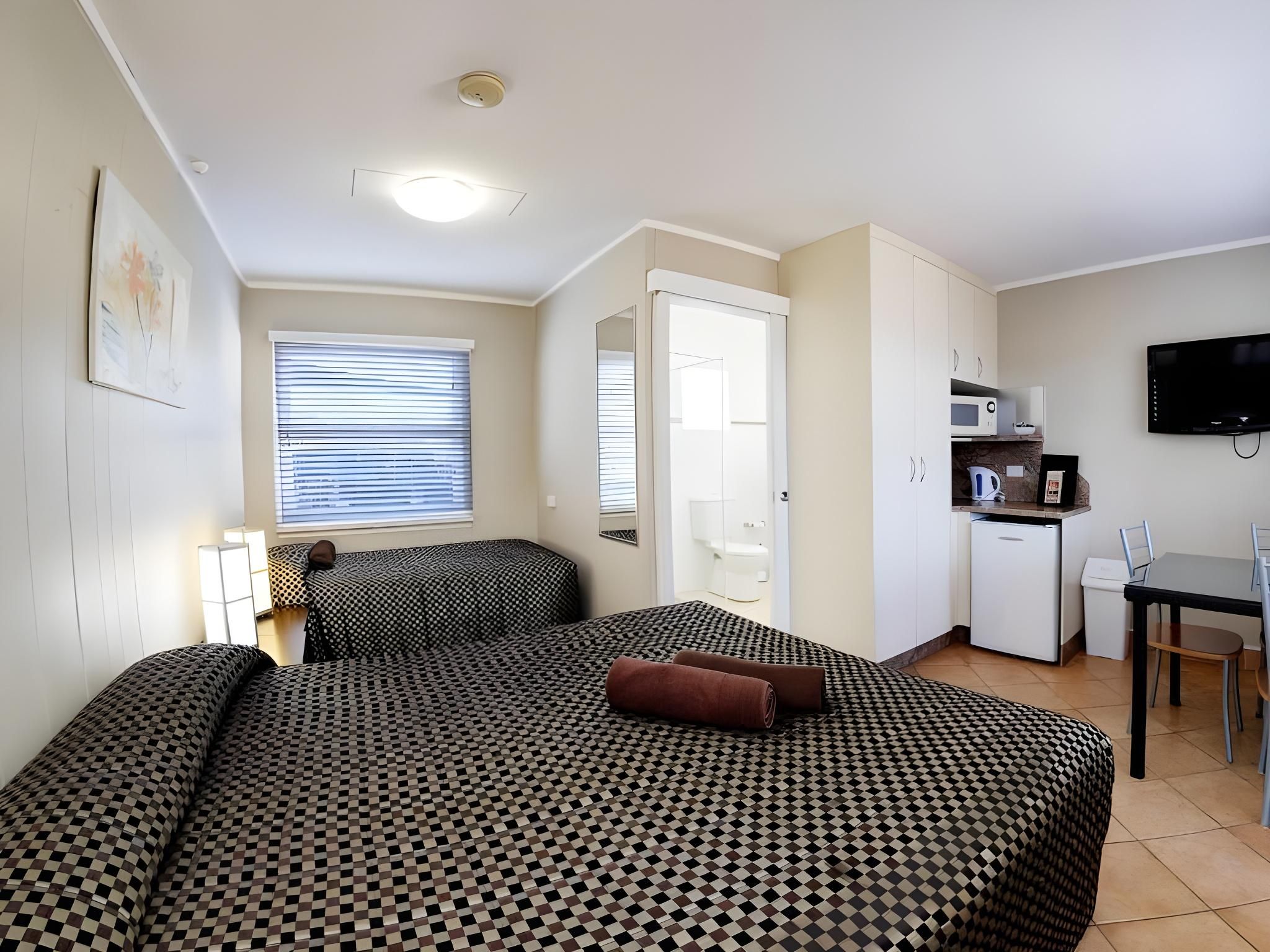Family Room 4