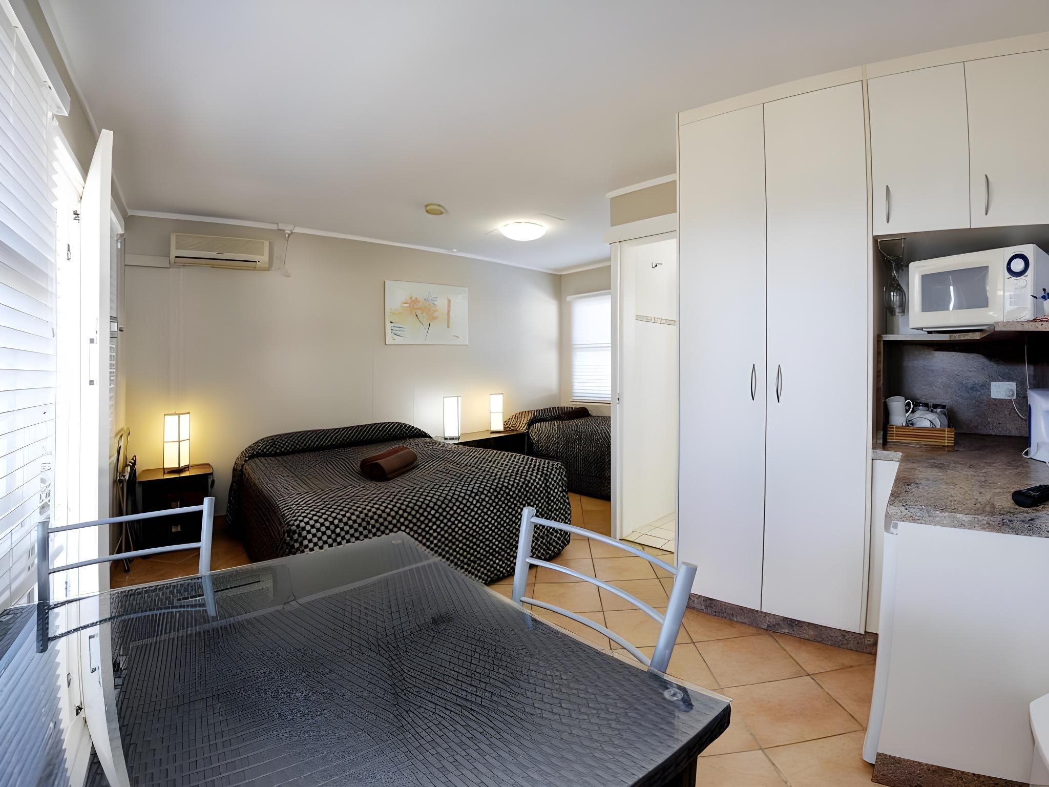 Family Room 4