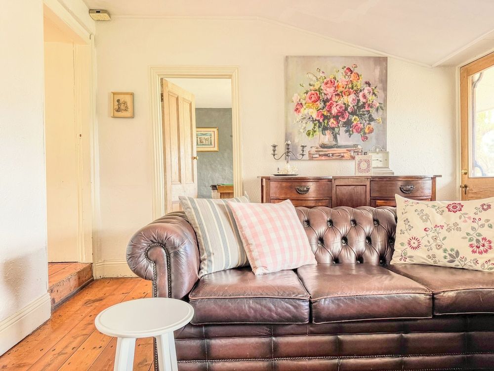 Clonmara Country House & Cottages Traditional House, 2 Bedrooms, Kitchen 7