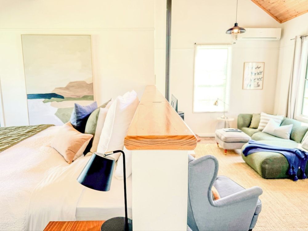 Clonmara Country House & Cottages Standard Suite, 1 Bedroom, Non Smoking, Refrigerator & Microwave 3