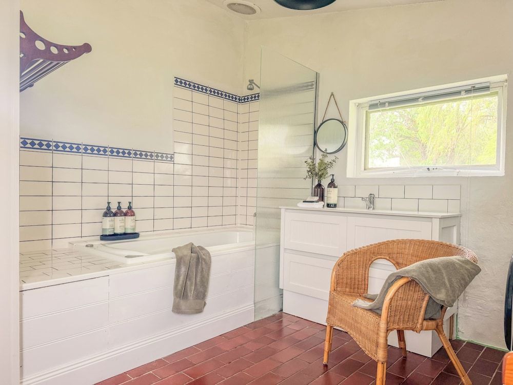 Clonmara Country House & Cottages Traditional House, 2 Bedrooms, Kitchen 2