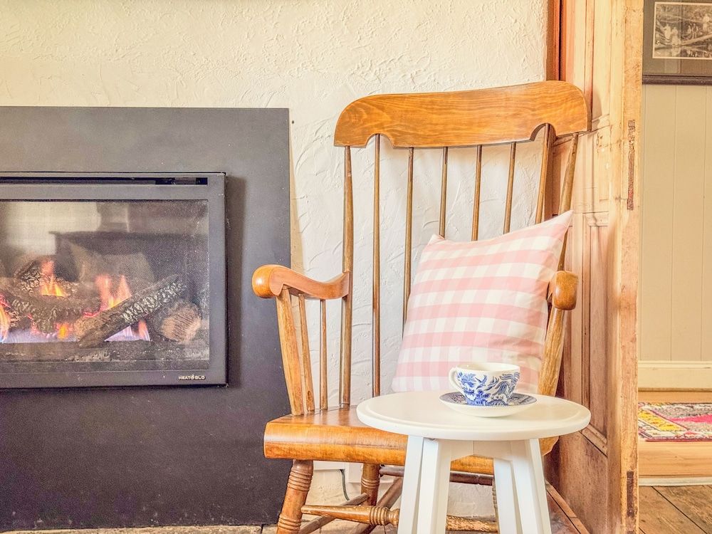 Clonmara Country House & Cottages Traditional House, 2 Bedrooms, Kitchen 8