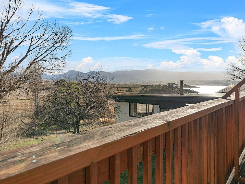 Siesta Villa Budget King Room 8