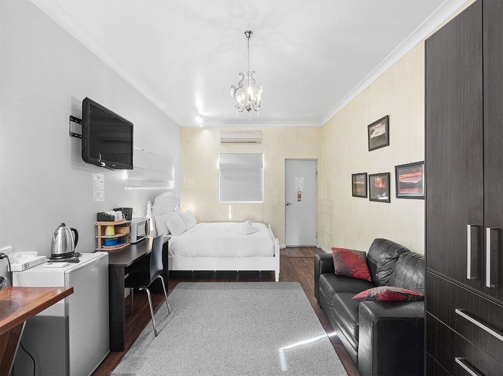 Siesta Villa Deluxe Spa Suite Lake View Balcony 8