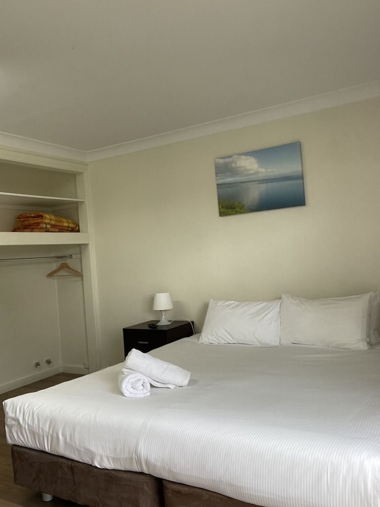 Siesta Villa Budget King Room