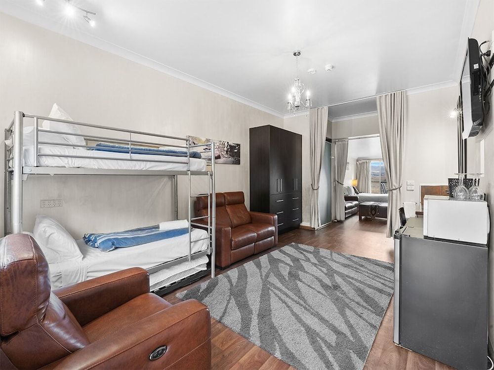 Siesta Villa Deluxe Spa Suite Lake View Balcony 6