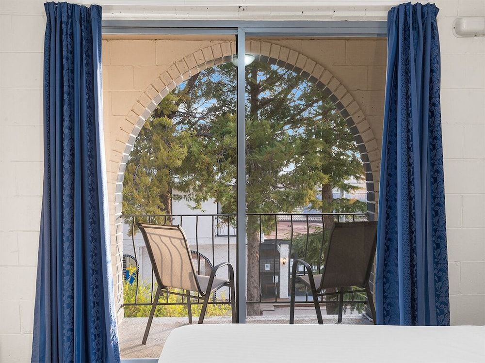 Siesta Villa Standard Queen 6